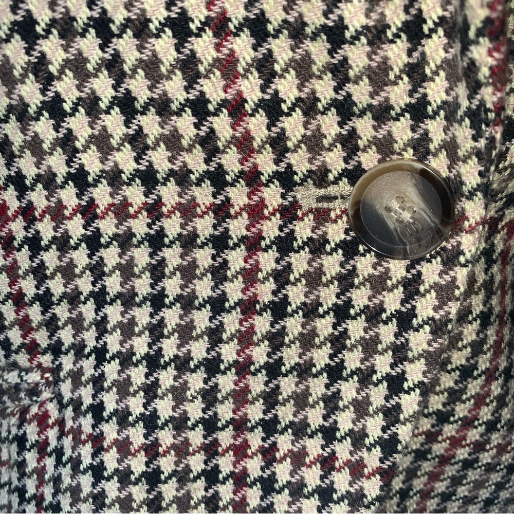 Houndstooth Tailored Blazer with Brown Suede Collar - Picture 10 of 16
